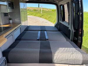 2016 Volkswagen Transporter T6 SWB — photo 23 of 33