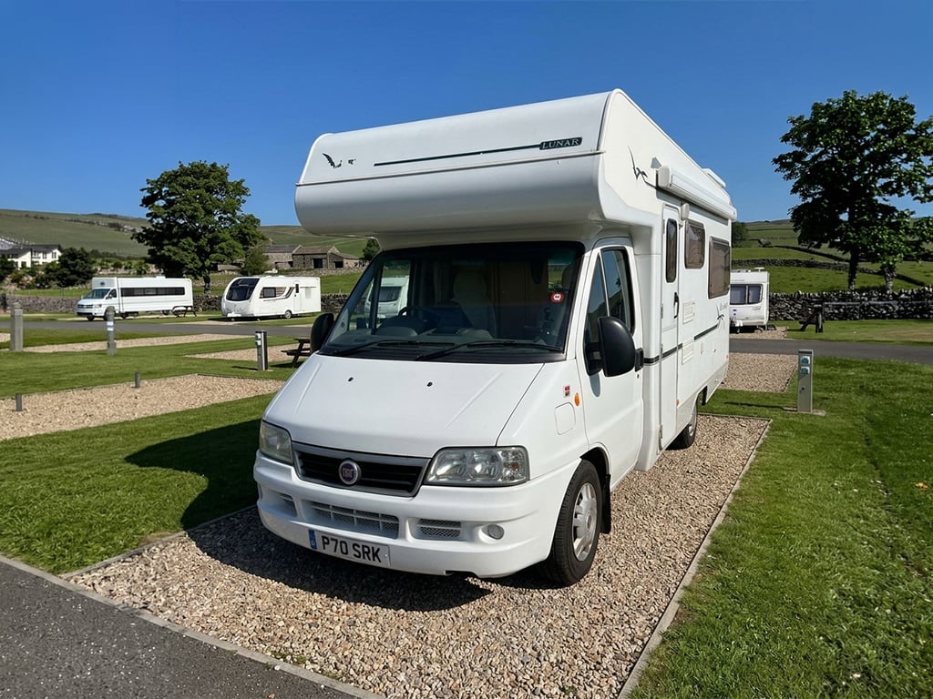 2003 Lunar Newstar 58 - Image 1