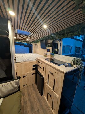2018 MAN TGE 3.140 Van Conversion — photo 4 of 42